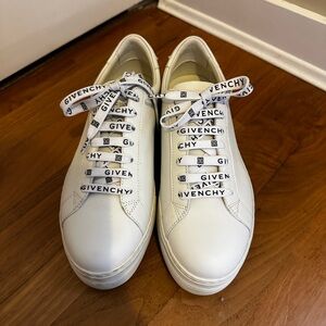 Givenchy White Leather Low-Top Sneakers with Logo Laces